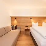Ferienhaus Pension Gulla * Нойштифт-им-Штубайталь