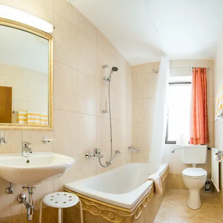 Ferienhaus Pension Gulla * Neustift im Stubaital