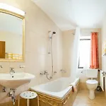 Ferienhaus Pension Gulla * Neustift im Stubaital