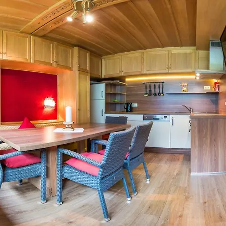Ferienhaus Pension Gulla Casa de Férias *